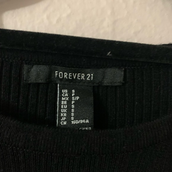 Forever 21 | Black Cropped Top - Picture 3 of 5